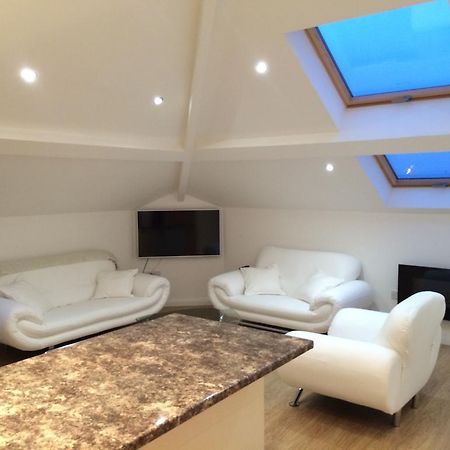 Grosvenor House Apartment Cardiff Bilik gambar