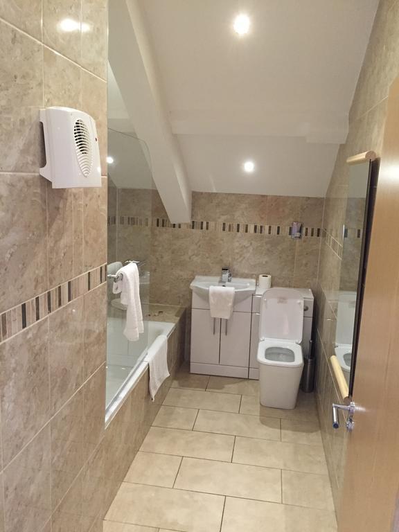 Grosvenor House Apartment Cardiff Bilik gambar