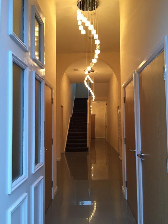 Grosvenor House Apartment Cardiff Bilik gambar
