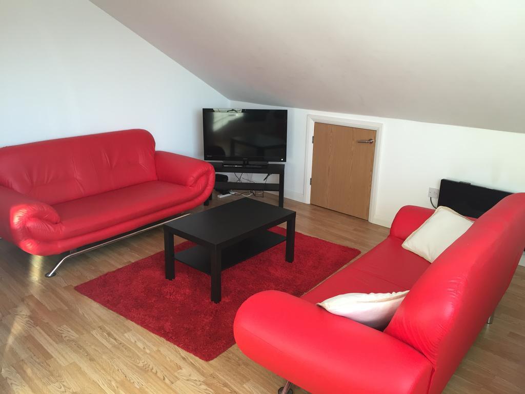 Grosvenor House Apartment Cardiff Bilik gambar